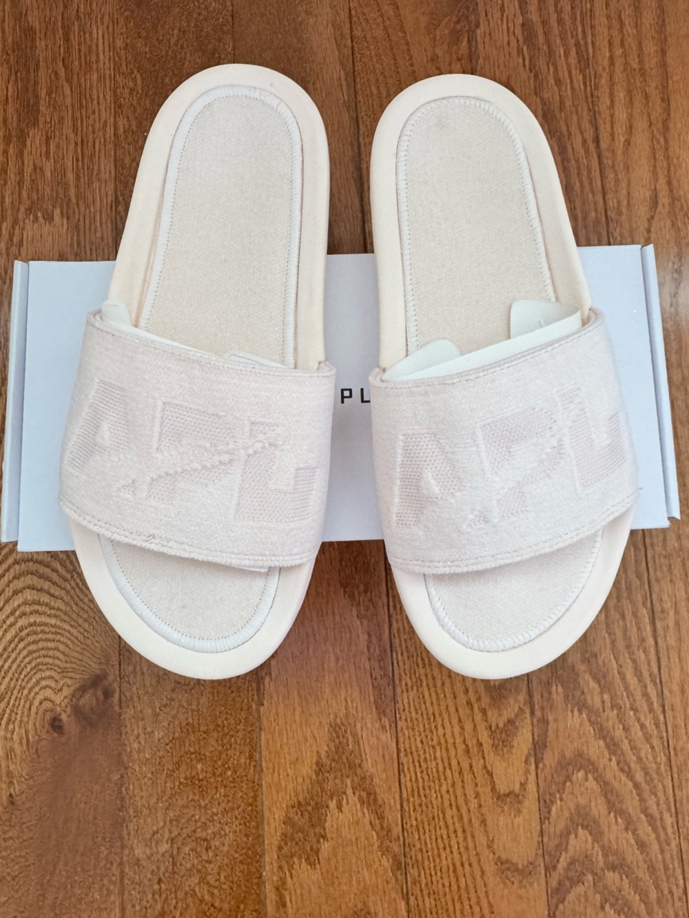 APL Women’s Techloom Velvet Slide in Creme